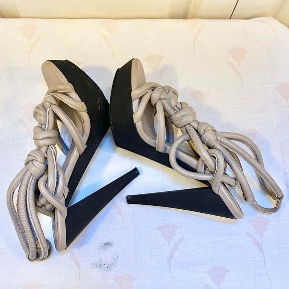 Authentic Burberry Prorsum knotted leather platform sandals - Picture 10 of 14